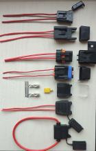 Держатель предохранителя "Стандарт" предназначен для фиксации флажкового предохранителя типа "Стандарт" и его защиты от внешних физических воздействий. Изделие, выполненное из высококачественных материалов, значительно продлевает срок службы оборудования. Помогает защитить электрическую цепь и ее элементы. Используется в любой транспортной технике, оснащенной электросетью: легковых и грузовых автомобилях, мотоциклах, мопедах, квадроциклах, мотовездеходах, водных мотоциклах. У влагозащитных держателей специа